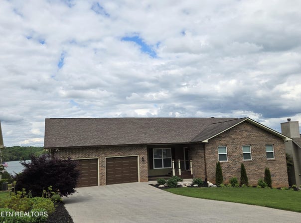 309 Chuniloti Circle, Loudon, TN 37774