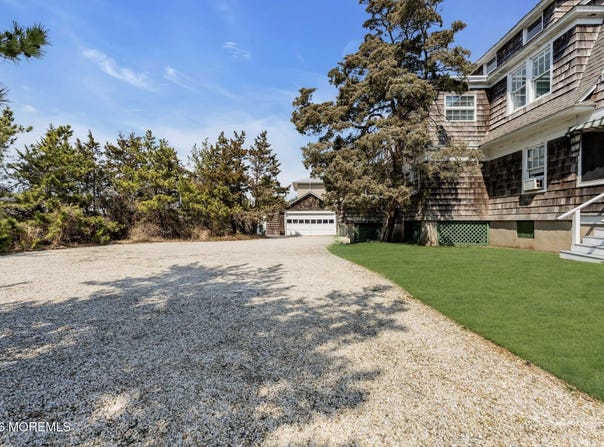 104 Mathis Place, Mantoloking, NJ 08738