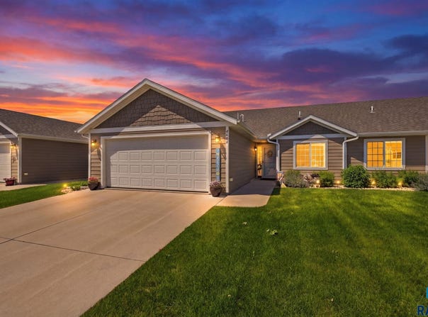6402 W Maxwell Pl, Sioux Falls, SD 57107-3203