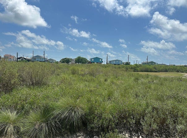 647 Flamingo Street, Sargent, TX 77414