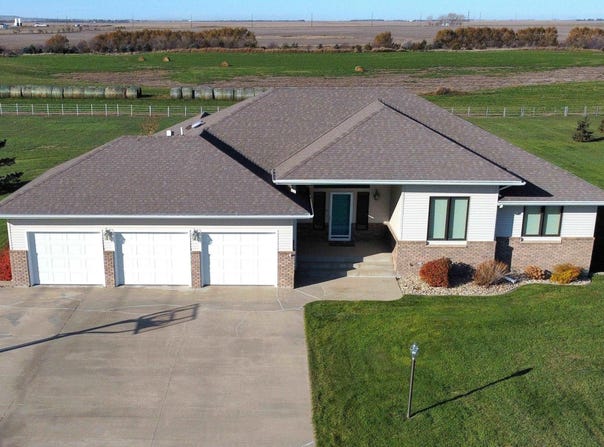 2009 N Broadway Ave, Miller, SD 57362