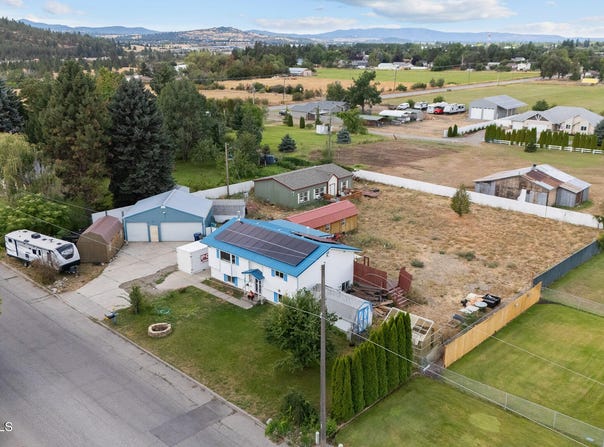 4907 N Chase Rd, Newman Lake, WA 99025