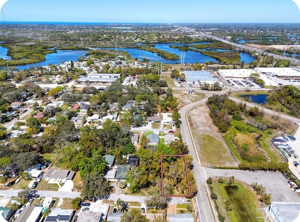 BOSTON STREET, TARPON SPRINGS, FL 34689