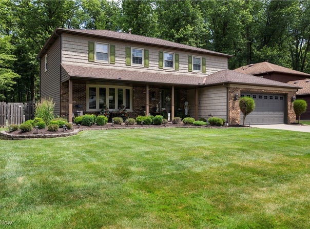 26938 Tall Oaks Trail, Olmsted Twp, OH 44138