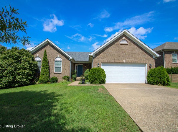 3418 Stony Farm Dr, Louisville, KY 40299