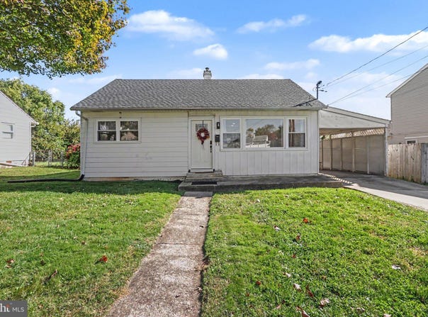 110 CUMBERLAND Drive, CAMP HILL, PA 17011