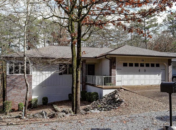 32 Majorca Drive, Hot Springs Village, AR 71909