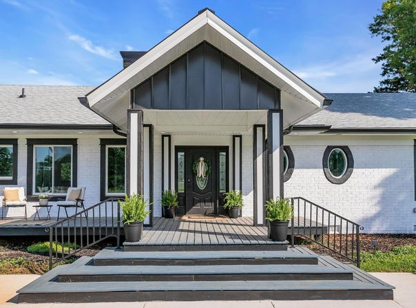 305 Waters Road, Taylors, SC 29687
