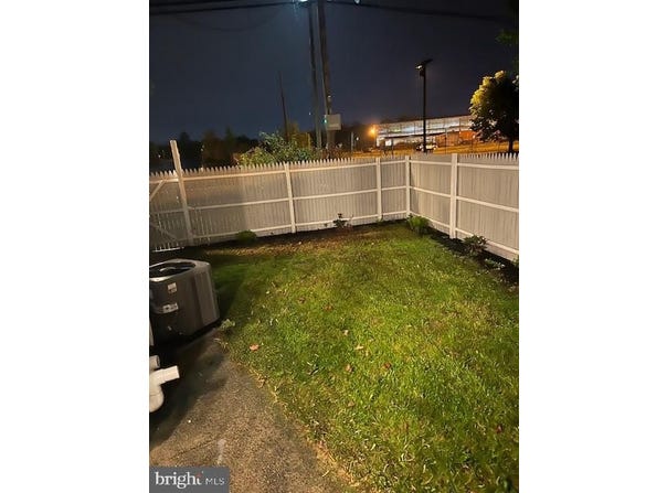 1000 W FRONT STREET, FLORENCE, NJ 08518