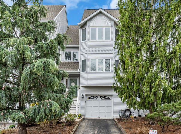 392 Begonia Court, Toms River, NJ 08753