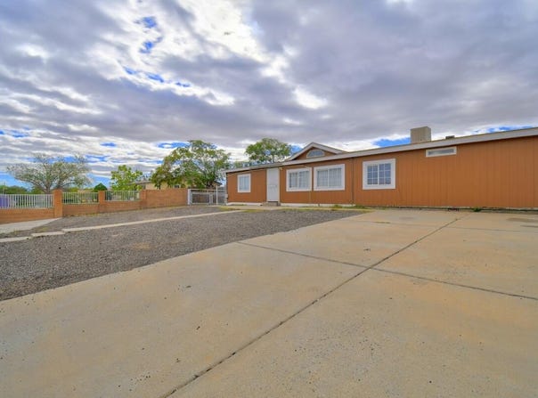 3012 Don Luciano Road SW, Albuquerque, NM 87121