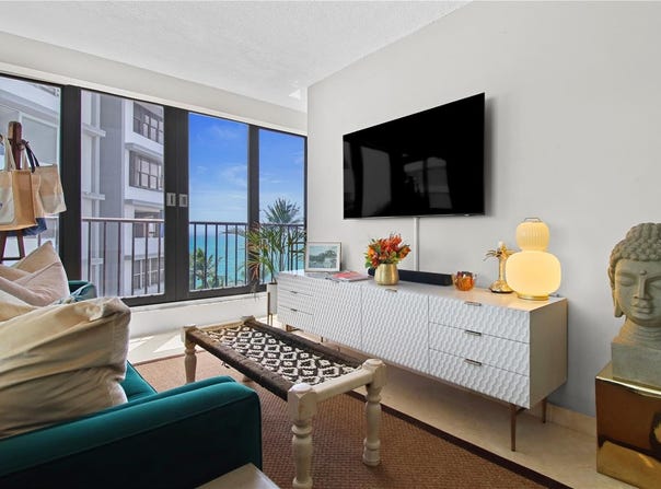 3819 AVE. ISLA VERDE AVENUE, CAROLINA, 00979