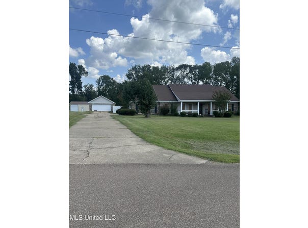 266 Country Hills Drive, Florence, MS 39073