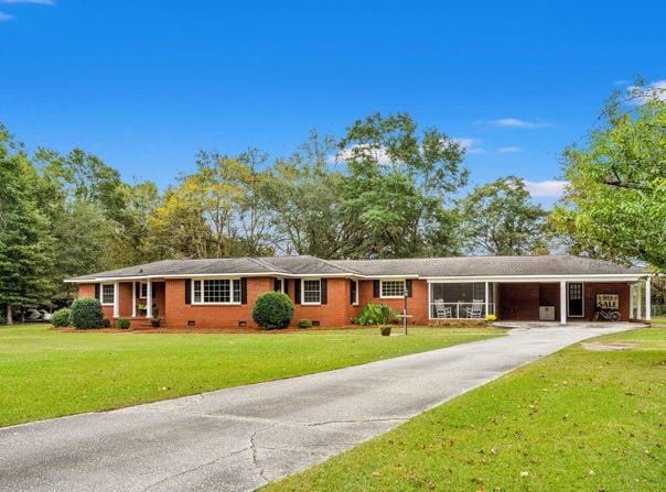 4867 Bluff Rd., Mullins, SC 29574