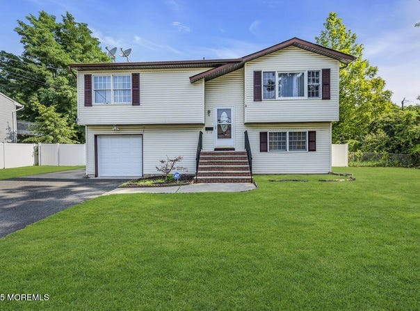 9 Richardson Avenue, Eatontown, NJ 07724