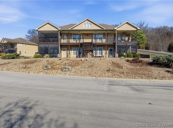 50 Tom Watson Court, Lake Ozark, MO 65049
