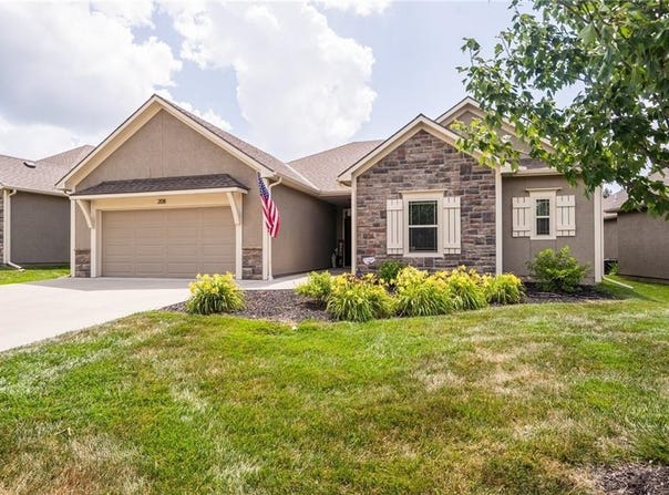 2250 Lake Pointe Drive, Lawrence, KS 66049