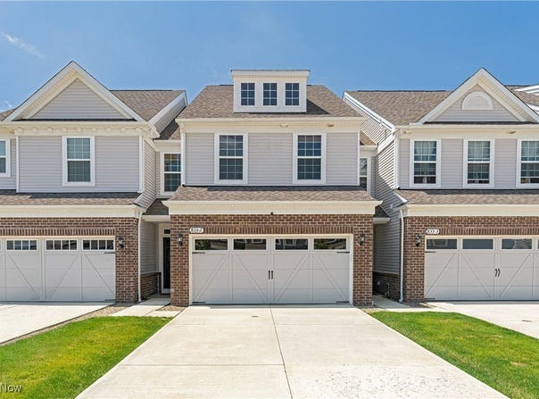 835-2 Dipper Lane, Aurora, OH 44202