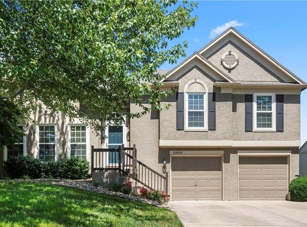 15868 W 157th Terrace, Olathe, KS 66062