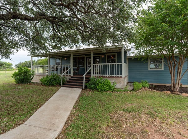 225 Ischar Ln, Mason, TX 76856