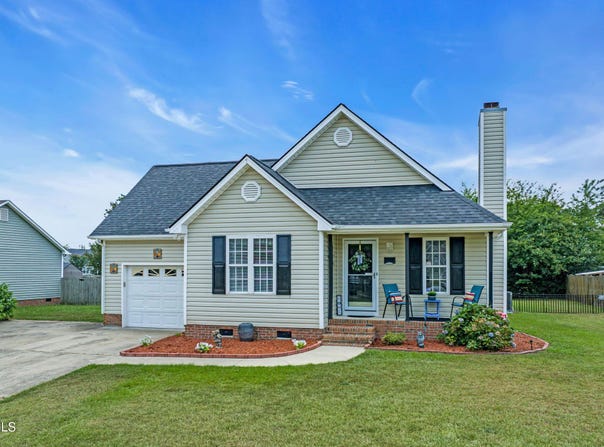 104 Roscommon Lane, Clayton, NC 27520