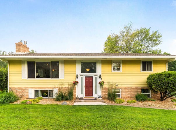 35 Flynn St, Esko, MN 55733