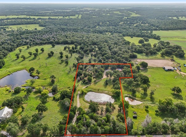 1476 County Road 302, Elgin, TX 78621