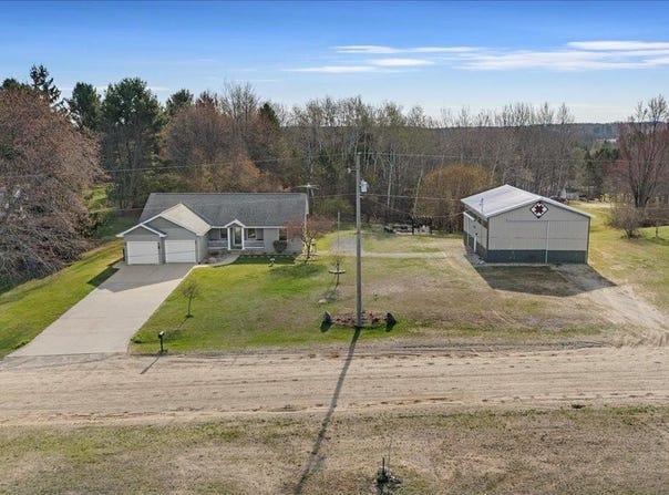 775 S 2nd Street, Harrison, MI 48625