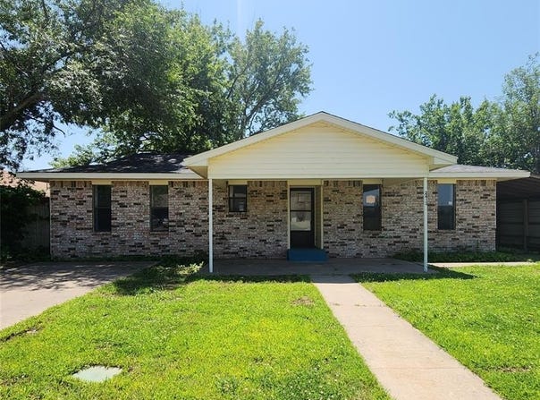 2413 7th Street, Prague, OK 74864