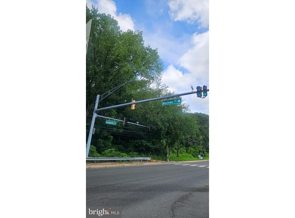 8410 LANDOVER, LANDOVER, MD 20785