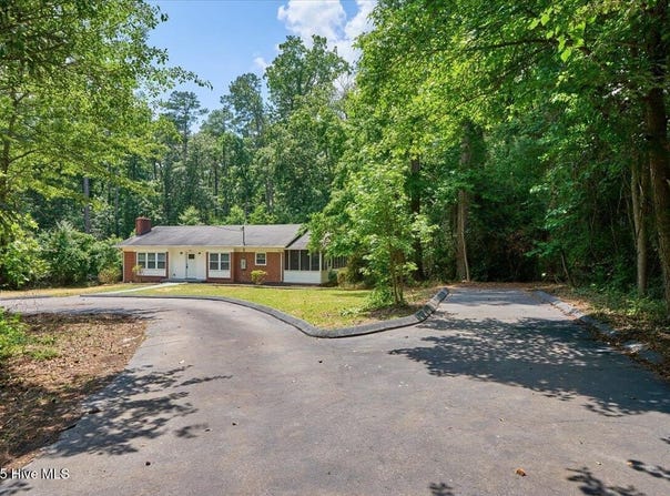 804 S Mcneill Street, Carthage, NC 28327