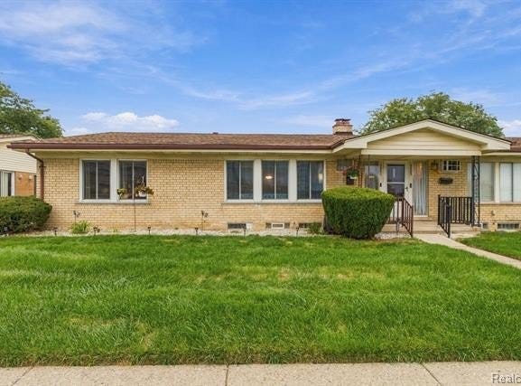 19301 E 13 Mile Road, Roseville, MI 48066