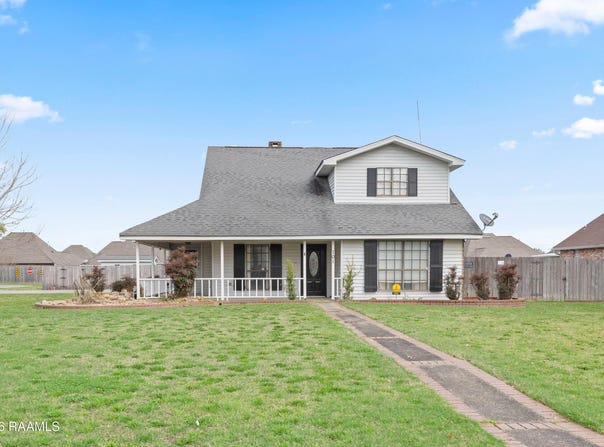 101 Rue Beau Soleil, Broussard, LA 70518