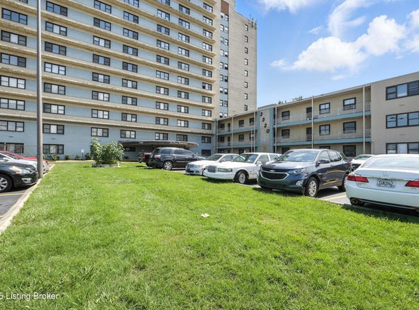 3320 Bardstown Rd, Louisville, KY 40218