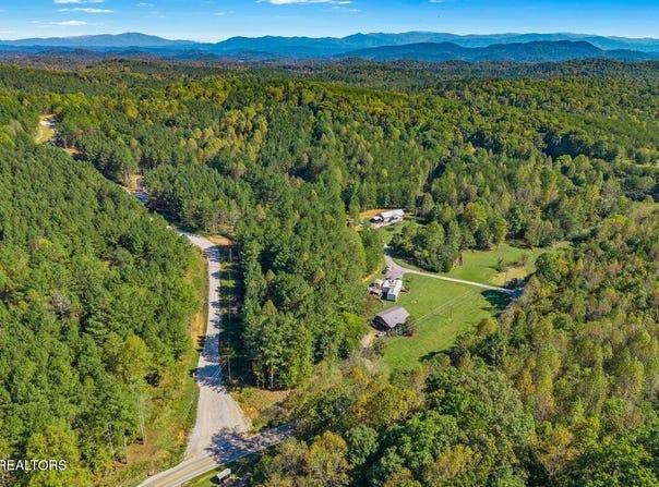 1979 Ballplay Rd, Madisonville, TN 37354