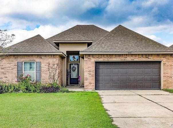 453 Christopher Dr, Houma, LA 70364