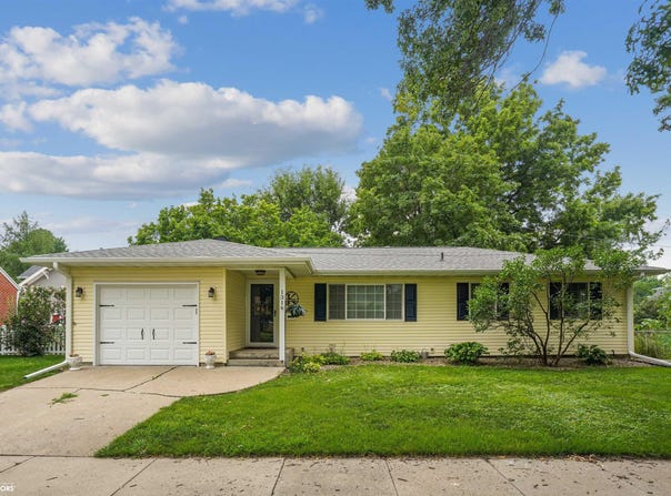 1316 5th Avenue, Grinnell, IA 50112