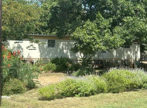 105 Elizabeth Dr, Spicewood, TX 78669
