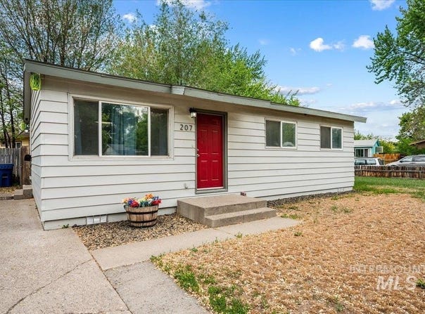 207 N 4th W, Mountain Home, ID 83647
