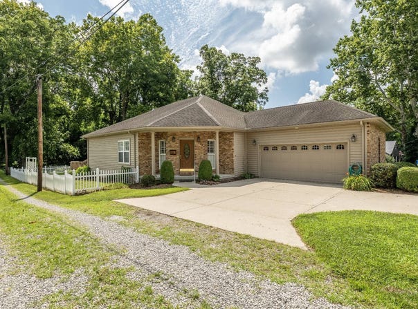 2 Dickason St, Jackson, OH 45640