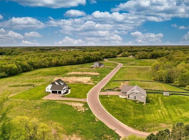 7574 255th Street, Wyoming, MN 55092
