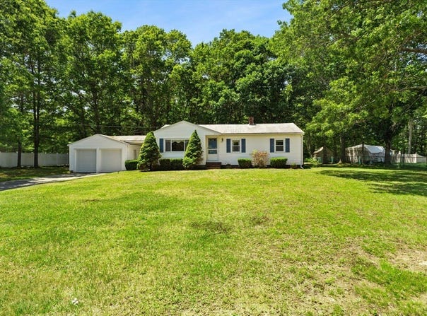 60 Colby Dr, Halifax, MA 02338