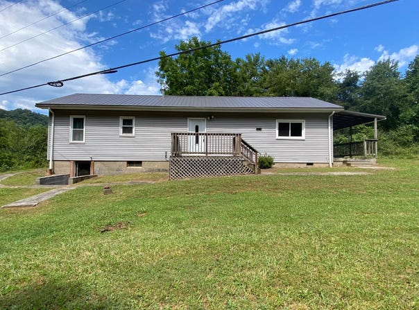6272 US Hwy 33E, Glenville, WV 26351