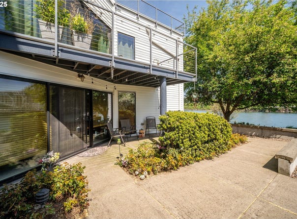 720 NW NAITO PKWY, Portland, OR 97209