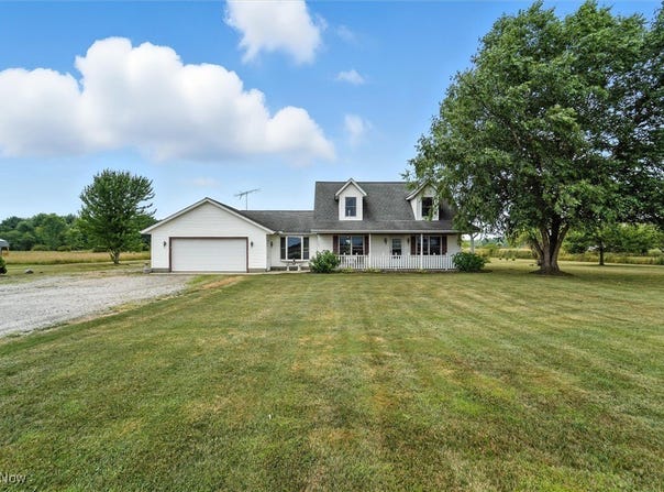 2745 Footville Richmond Road E, Rock Creek, OH 44084