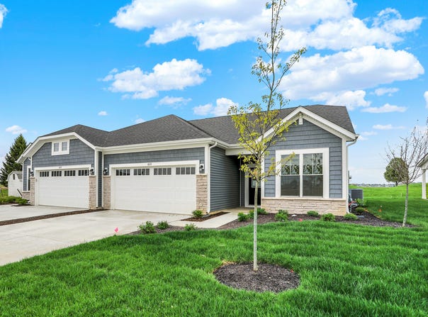 1633 Clover Crossing Drive, Greenfield, IN 46140