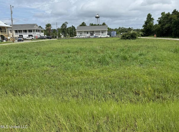 S Bourgeois Street, Waveland, MS 39576