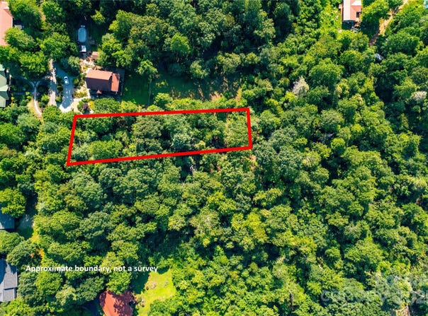 Glen Echo Circle, Saluda, NC 28773