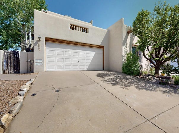 3244 La Paz, Santa Fe, NM 87507