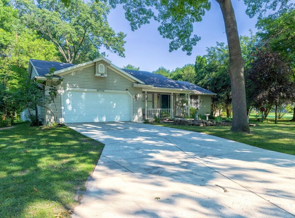 52700 Ackley Terrace, Paw Paw, MI 49079